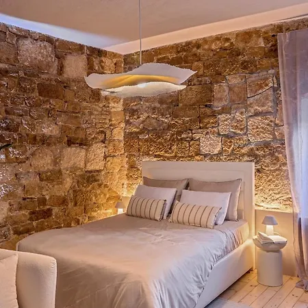 Palace Gates Apartment Split